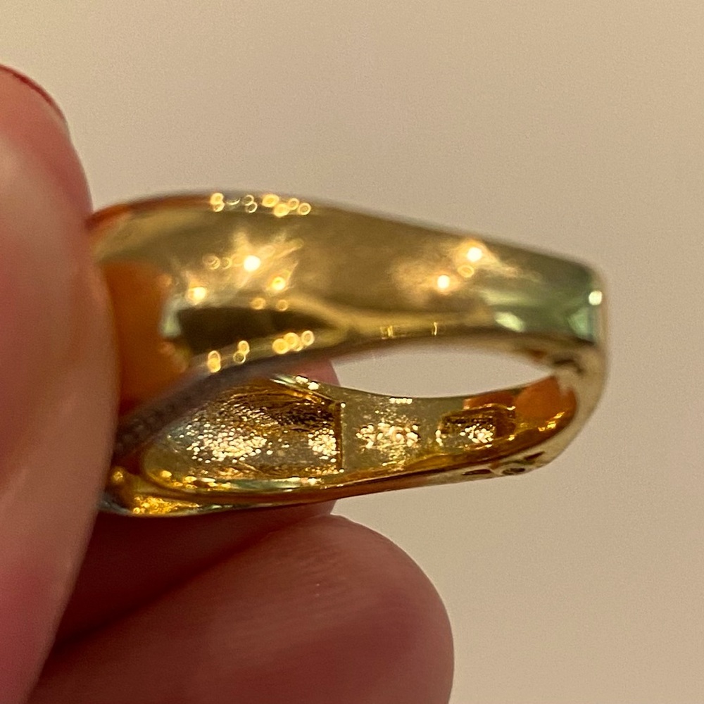 Women’s Gold Tone Cocktail Ring with Simulated Diamonds Size 6 - Picture 3 of 4